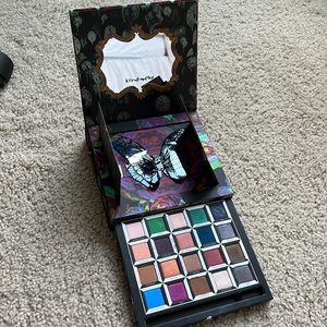 Urban decay eyeshadow palette